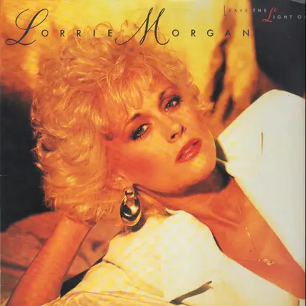 Lorrie Morgan - Leave the Light On