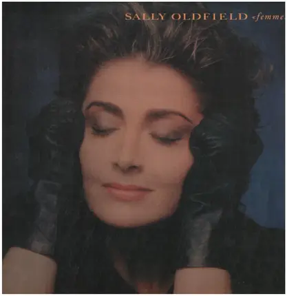 Sally Oldfield - Femme